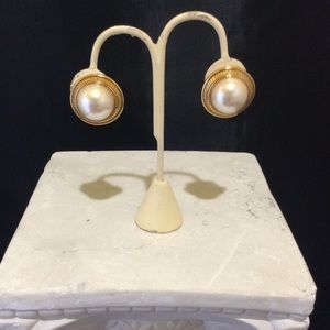 Gold Tone with Large pearl Vintage Earrings
